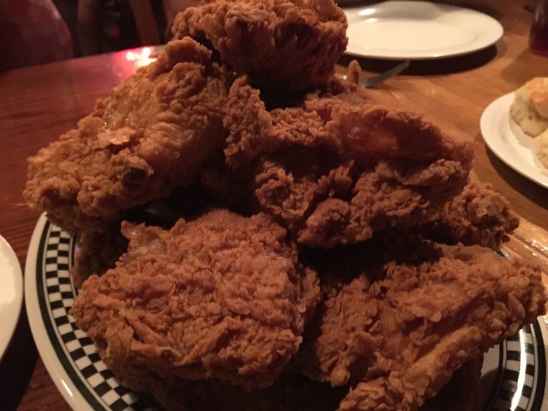 Babes Chicken Dinner House Arlington Restaurants Reviews On The Road Eats 